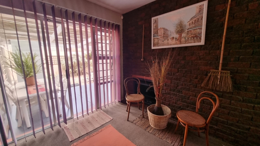 6 Bedroom Property for Sale in Bluewater Bay Western Cape